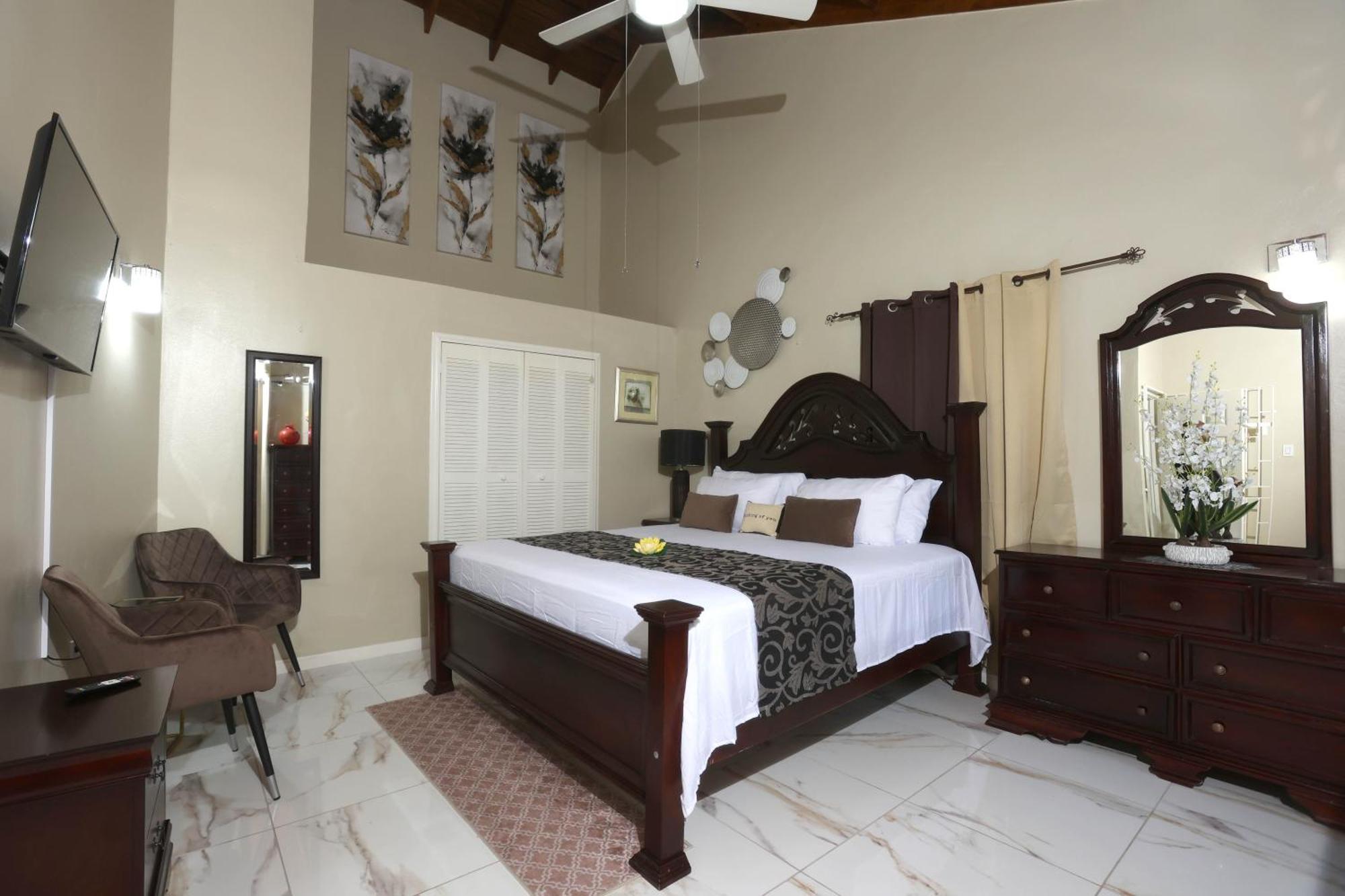 Spacious Luxury 3 Bed Rooms In Kingston Eksteriør bilde