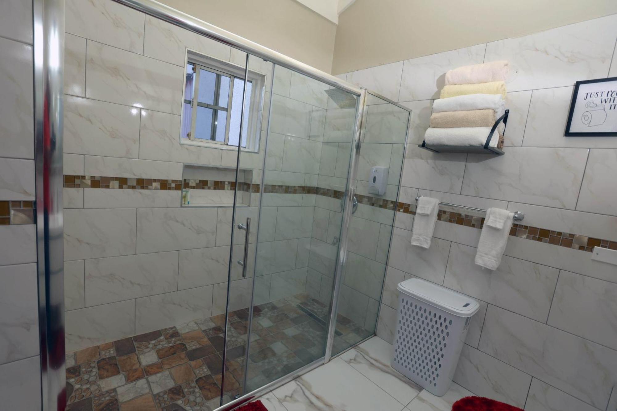 Spacious Luxury 3 Bed Rooms In Kingston Eksteriør bilde