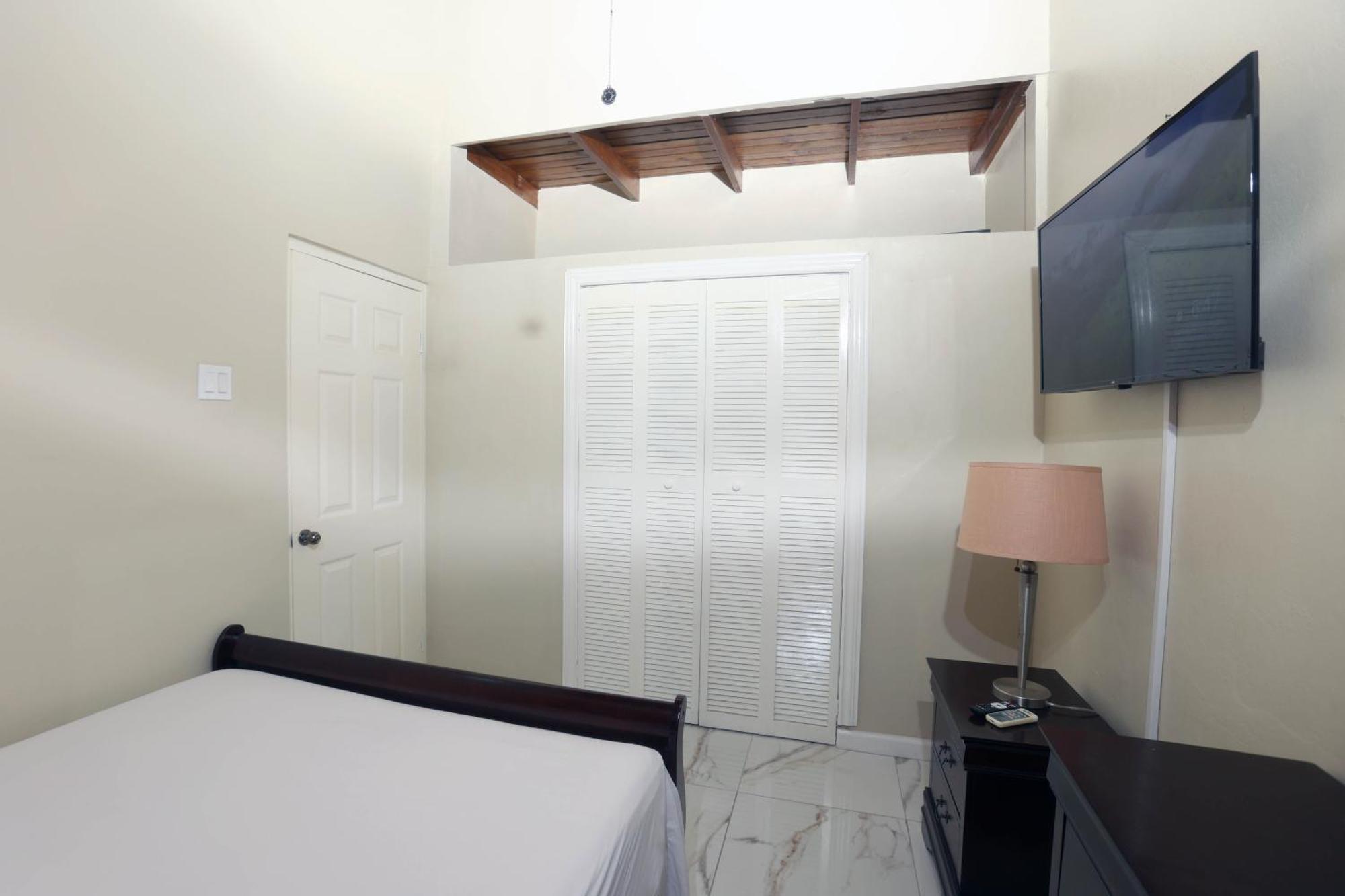 Spacious Luxury 3 Bed Rooms In Kingston Eksteriør bilde